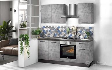 Cucina + forno + piano induzione usata solo 3 mesi
