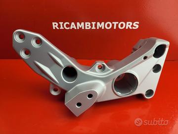 STAFFA SUPPORTO PEDANA SX DX BMW C600SPORT