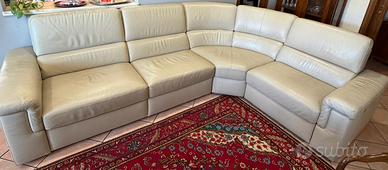 Divano in pelle ad angolo