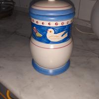 Barattolo e teiere in porcellana