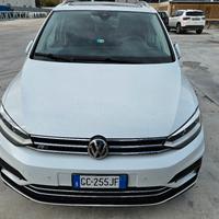 VW Touran R-line