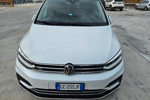VW Touran R-line