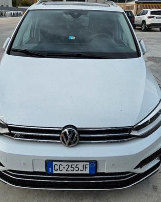 VW Touran R-line