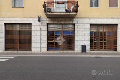 NEGOZIO A MARMIROLO
