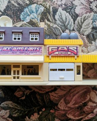 Micromachines Gas Station