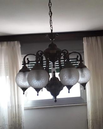 Lampadario 6 luci ottone vetro bianco lavorato