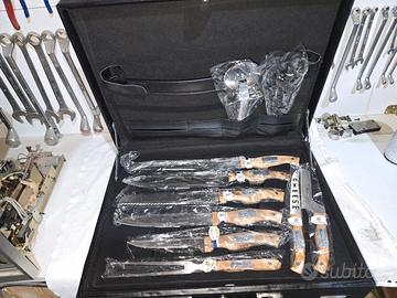 Valigetta coltelli e accessori.