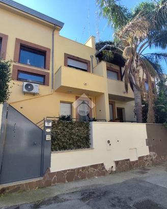 VILLA A SCHIERA A SANTA MARIA A VICO