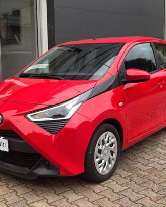 Toyota Aygo Connect 1.0 VVT-i 72 CV 5 porte X-Cool