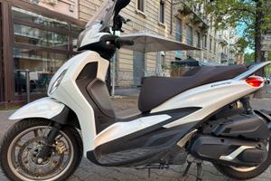 Piaggio beverly 400 hpe