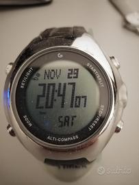 orologio con altimetro barometro bussola 