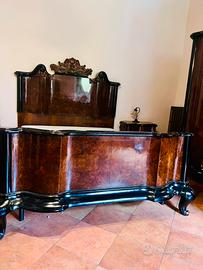 Camera da letto d’epoca  in radice di noce -
