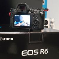 Mirrorless Canon EOS R6 in ondizioni eccellenti 