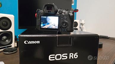 Mirrorless Canon EOS R6 in ondizioni eccellenti 