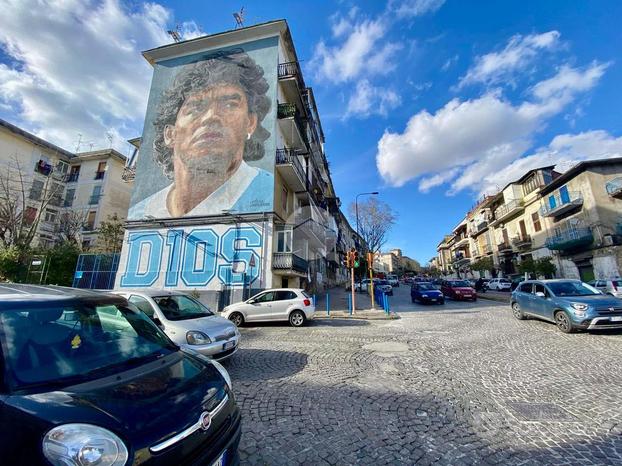 NEGOZIO A NAPOLI