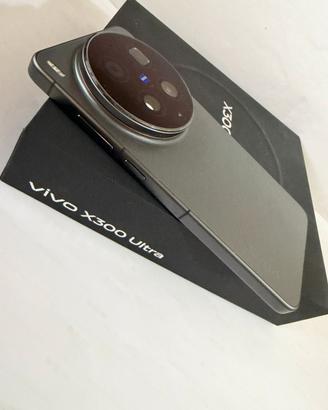 Vivo X300 Ultra 16/1TB Black Italia MediaWorld