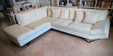 Divano angolare in pelle