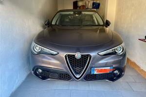 Stelvio 180cv RWD
