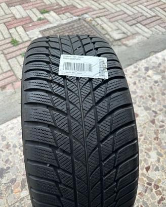 Pneumatici invernali Bridgestone  225/40 R18 92V