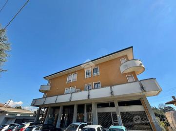 3 LOCALI A AROSIO