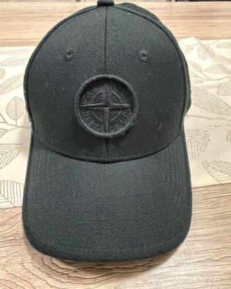 Cappello stone island