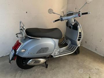 Vespa GTS Super 300 2022
