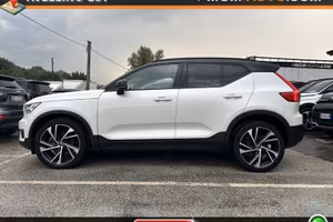 VOLVO XC40 D4 AWD Geartronic R-design - TETTO