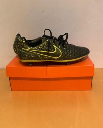 Nike Magista