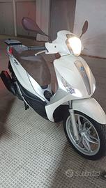 Scooter  Piaggio Medley 150 abs