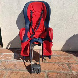 seggiolino bici rosso blu tenuto bene
