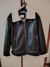 Giacca Primark finta pelle con pelliccia bianca S 