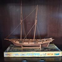 Modellino Nave "Albatros" e Manuali modellismo