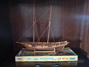 Modellino Nave "Albatros" e Manuali modellismo