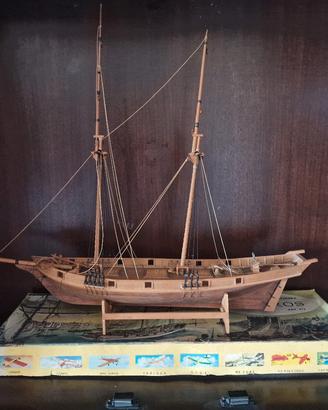 Modellino Nave "Albatros" e Manuali modellismo