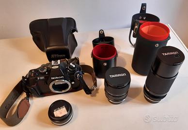 Macchina fotografica Nikon F-301 - sistema reflex