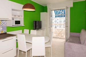 Frontemare/2 camere/2 bagni/piscina/nuovo/6 posti