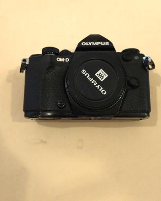 OLYMPUS OM D5II