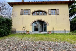 VILLA SINGOLA A BORGO SAN LORENZO