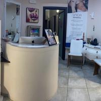 Disponibili cabine lavoro in un centro estetico