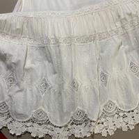 Vestito lungo bianco ricamato