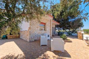 Vill nel verde 5p a 4km da spiagge 700m mare