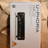 Behringer U-Phoria UMC22.
