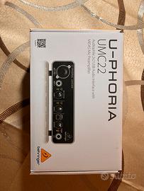 Behringer U-Phoria UMC22.