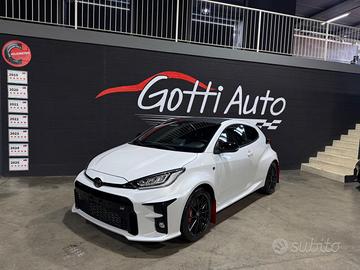 TOYOTA Yaris PRIMA VERNICE WHITE PERLA FULL STOC