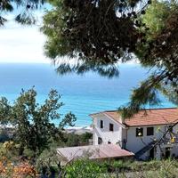 Appartamento in collina con vista mare