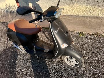 Vespa et4 125