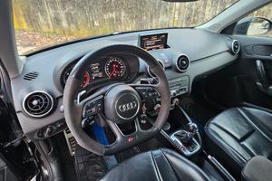 Audi A1 Sline 1.6 TDI 116 CV  Interni Exclusive
