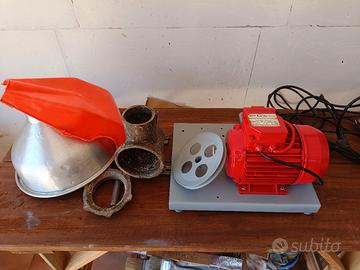 Macchinetta passapomodori 