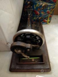 macchina da cucire vintage 