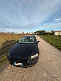 la macchina è a tutta velocità